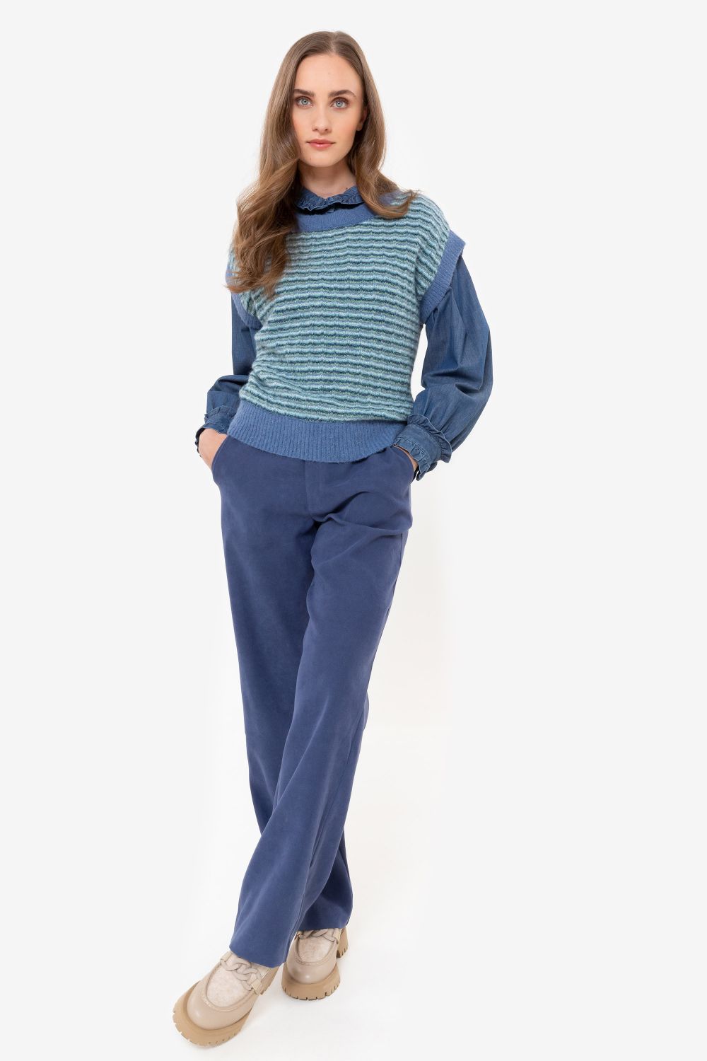 Pantalon femme en velours bleu, jambes amples