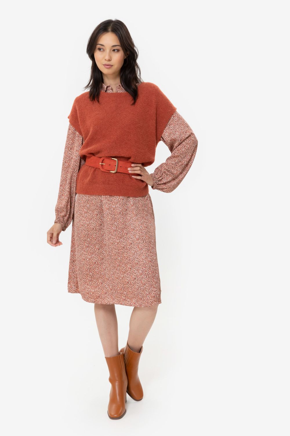 Robe midi marron, à col chemise et manches longues