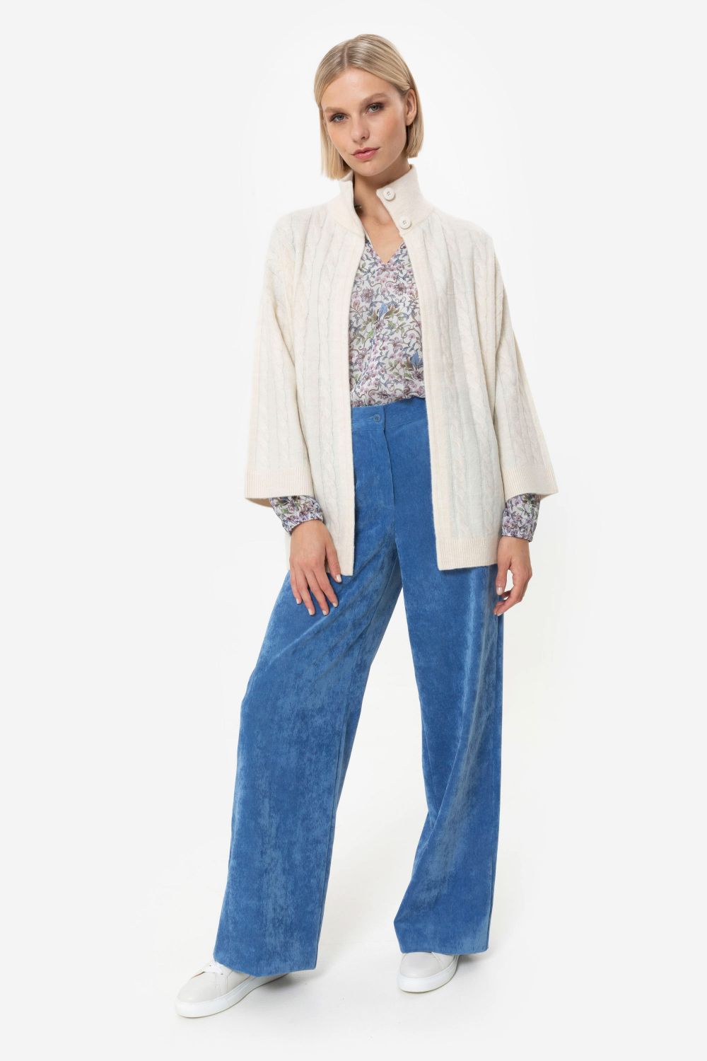 Pantalon femme en velours bleu, jambes amples