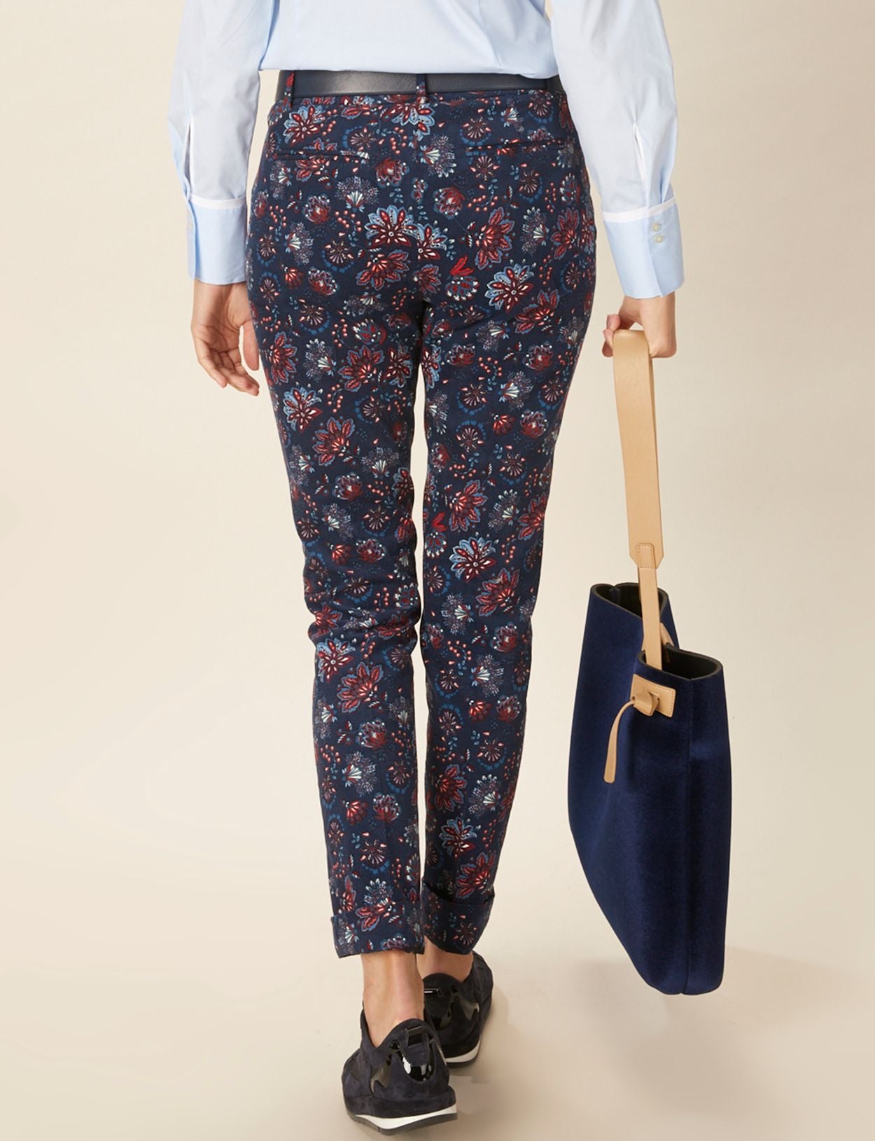 Vrouw Katoenen Chino Broek In Het Blauw