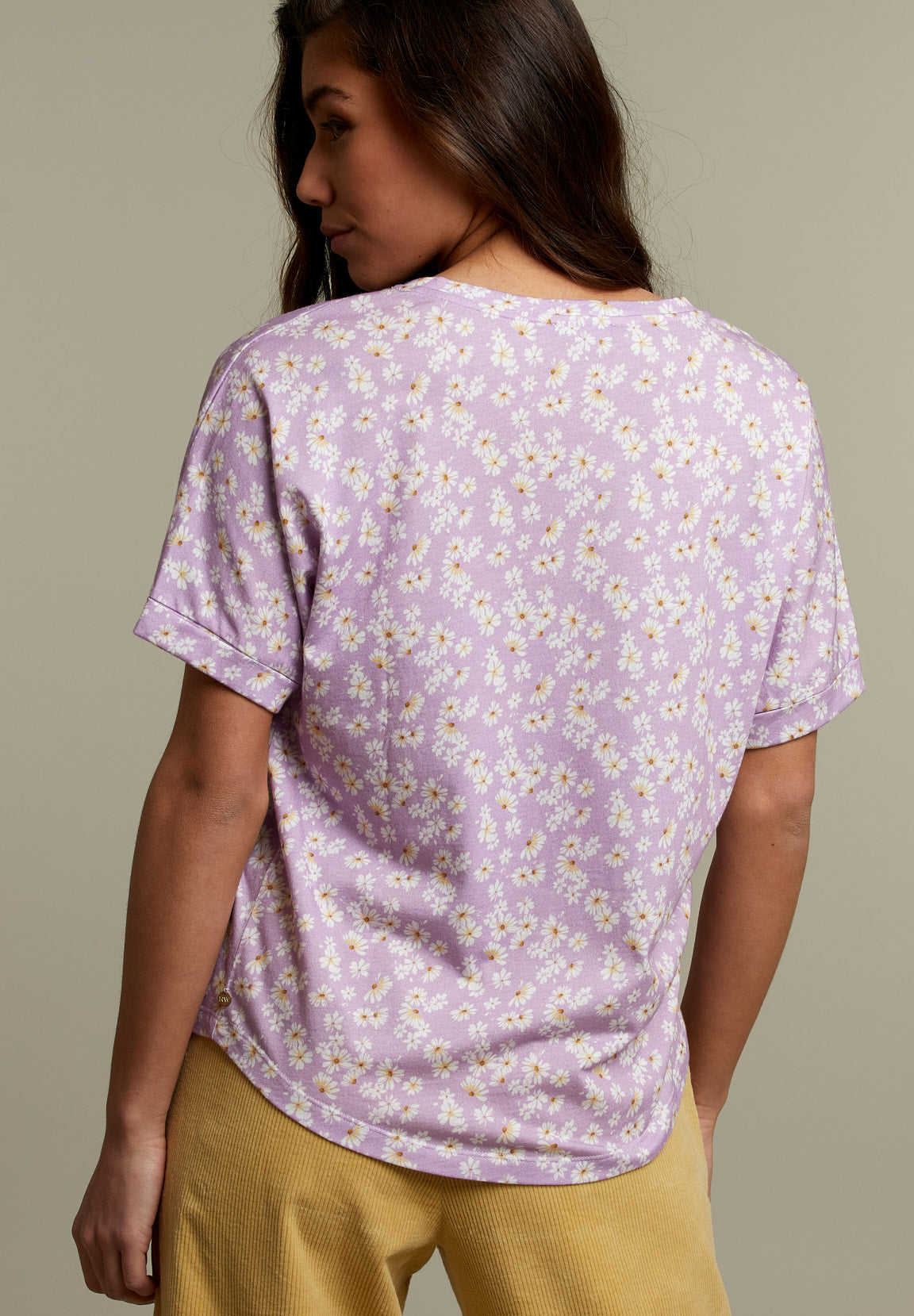 Lila V-Neck Floral Pattern T-Shirt - Purple