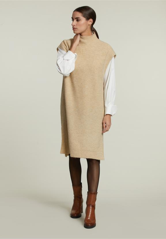 Robe sans manches en tricot beige