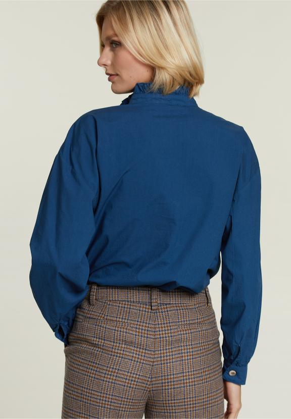 Blouse Bleue Avec Col à Volants