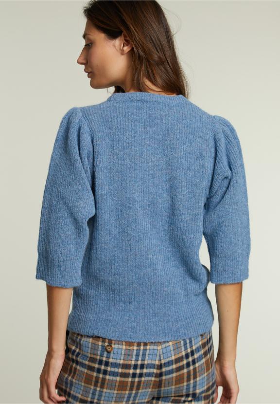 Pull bleu à col rond et manches 3/4